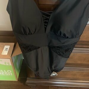 Terra Sky womens one piece swim suit. NWT. Size 14W. Black